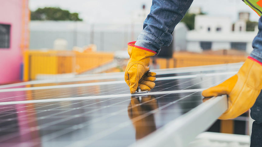 Person using Metiss platform